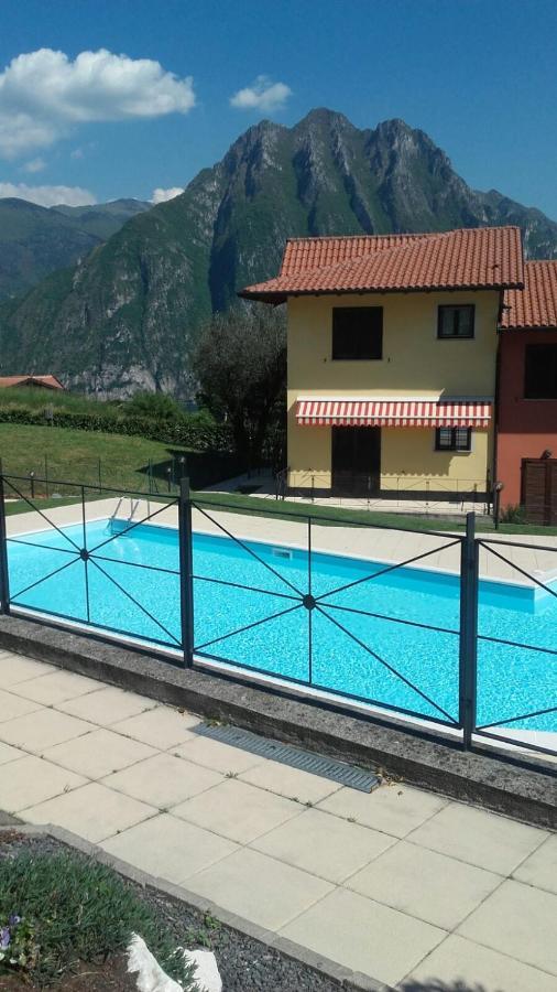 Luxurious Attic-Swimming Pool Villa Riva di Solto Exterior foto